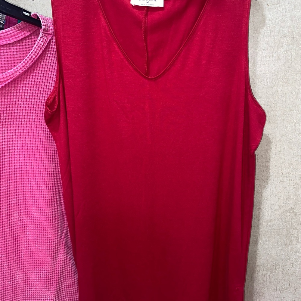 Women's Red Sleeveless Top